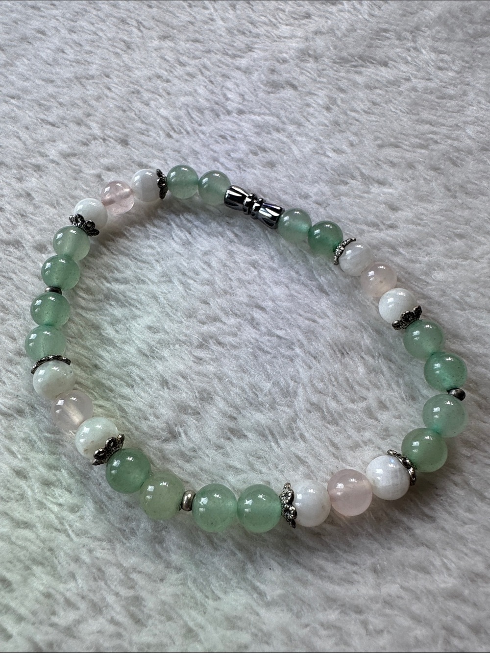 Green and White Beaded Stretch Bracelet with Silver Accents